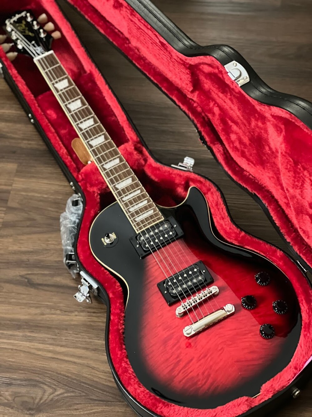 Gibson slash on sale vermillion burst